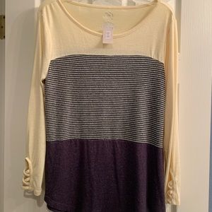 Brand new Long sleeve light yellow and navy blue light weight sweater